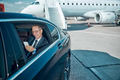 5 Reasons Why Limo Service is the Best Option for Your Next Airport Tip