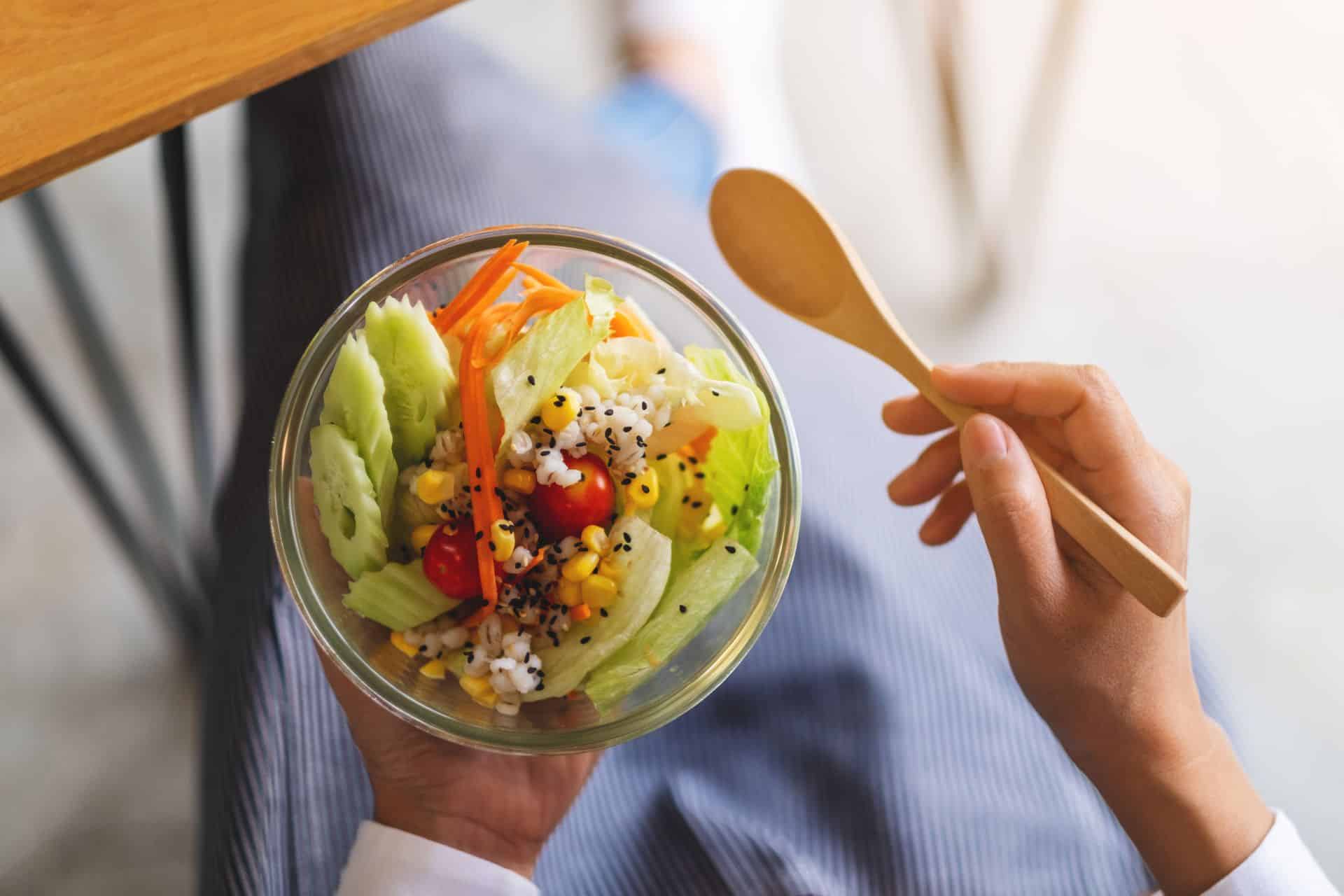 A traveler’s guide to eating healthy on the road