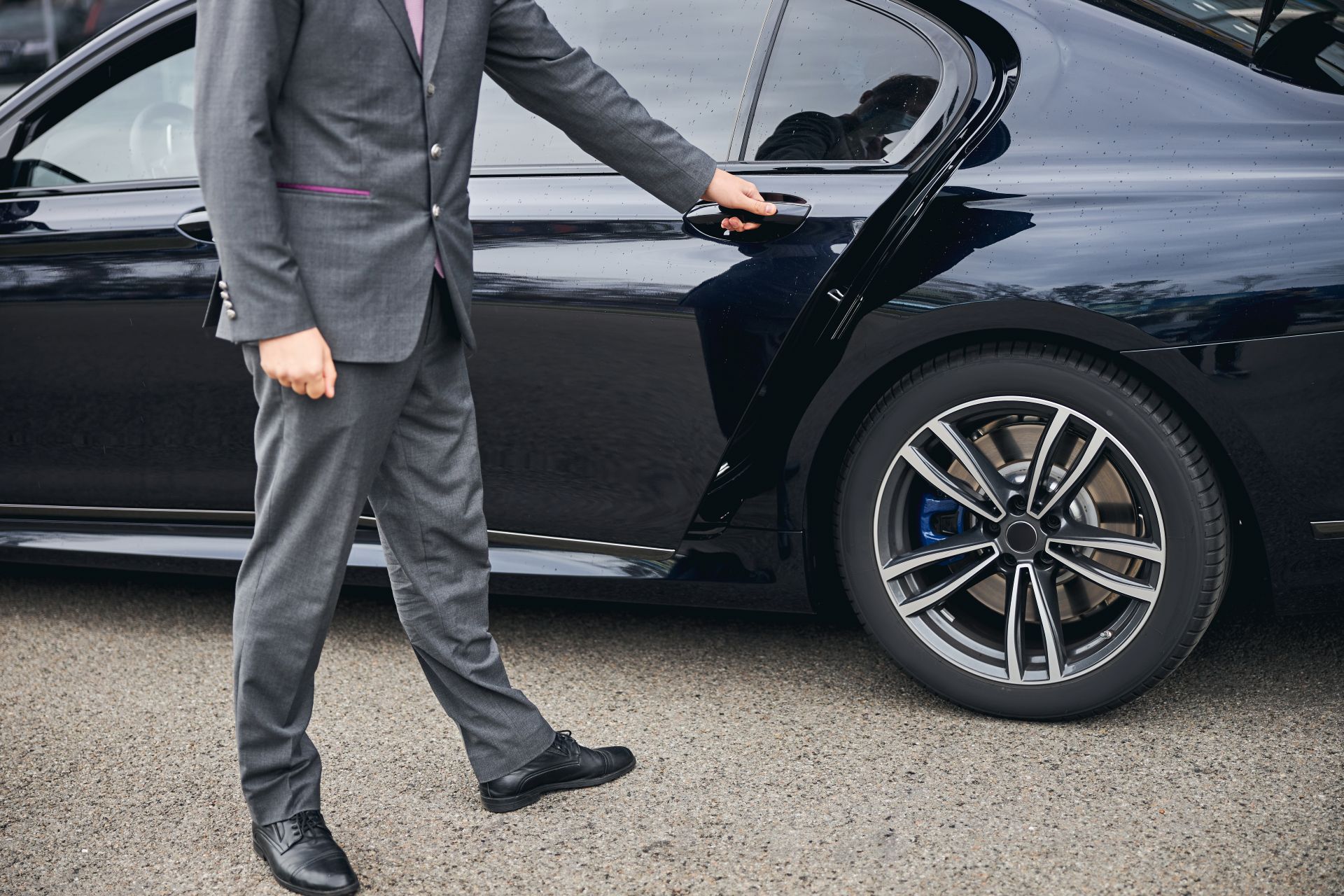 The Importance of Licensed and Trusted Chauffeur Services in Business Travel