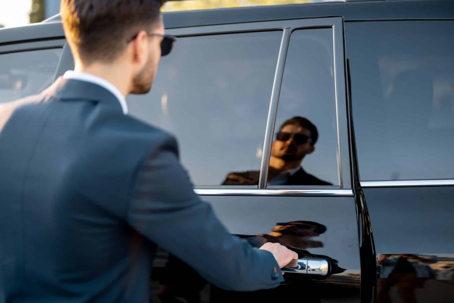 4 Safety Standards You Need to Consider Before Hiring a Limousine Service