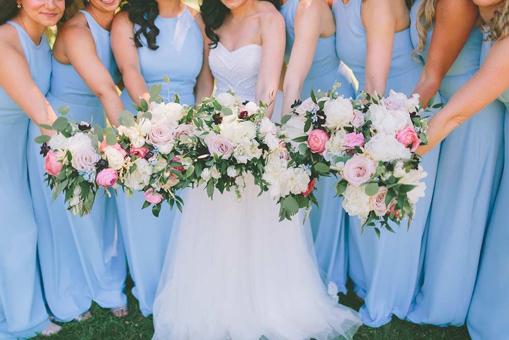 Top 5 Reasons to Book a Limousine for Your Bridal Party