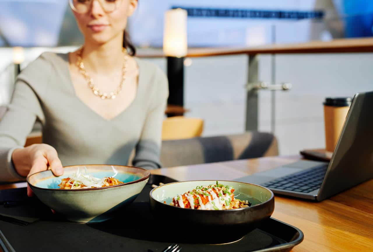 LaGuardia Airport Food Guide: What to Eat Before Your Flight